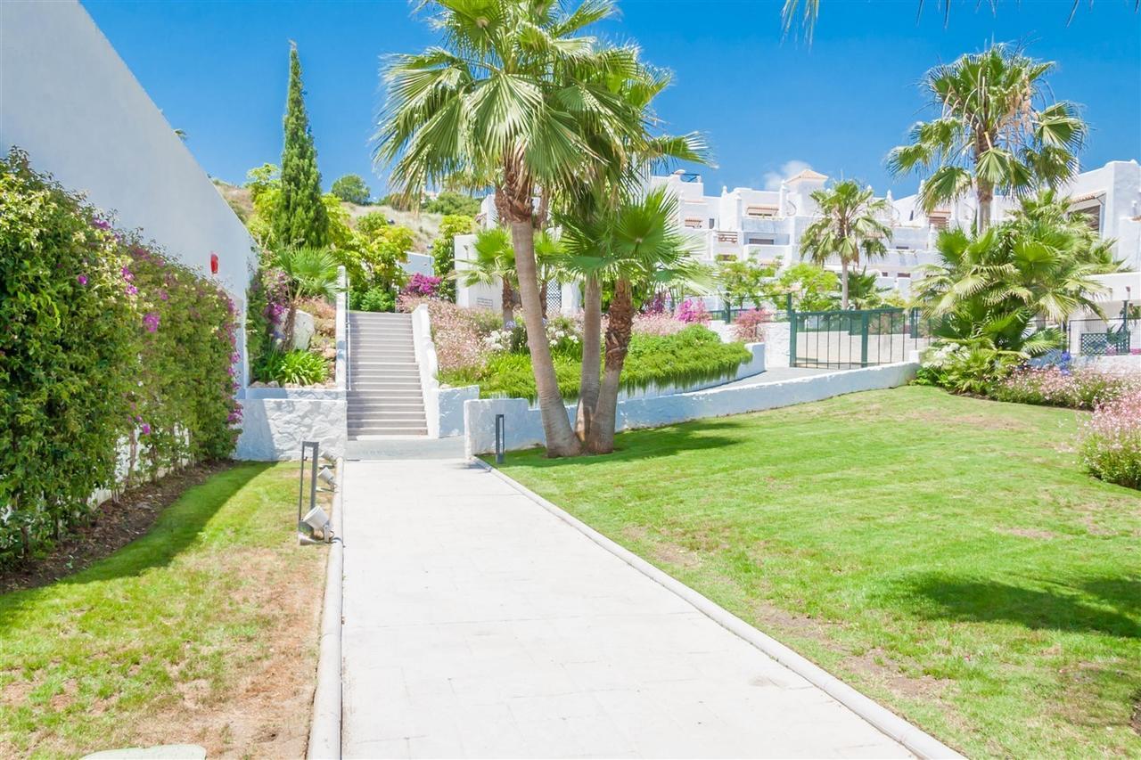 Golf Hill Estepona Canovas Ngoại thất bức ảnh